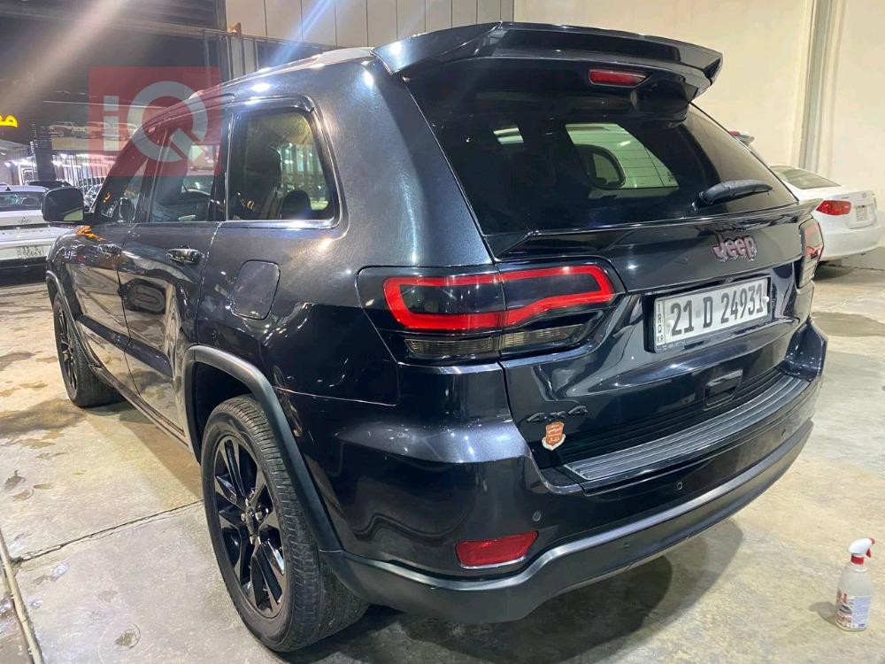 جیپ گراند شیرۆکی